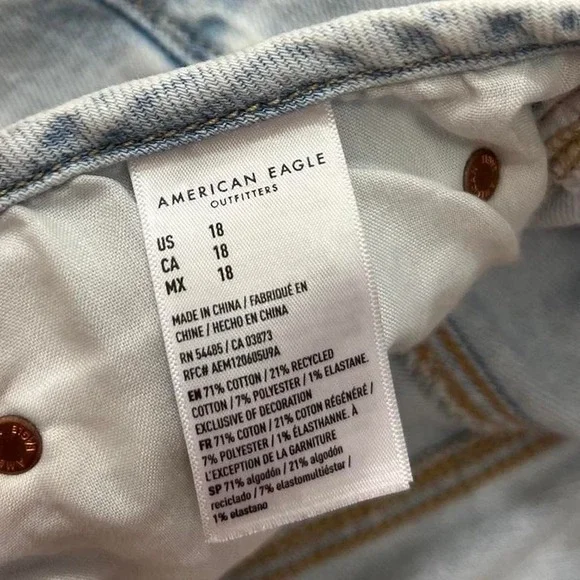 American Eagle Denim Shorts Jorts Long Womens Size 18 Grunge Preppy Light Wash - Picture 3 of 4